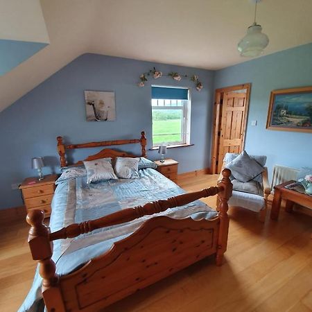 Wild Atlantic Stays Каслмейн Экстерьер фото